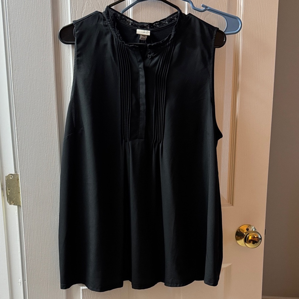A.N.D. Day | Elegant Black Sleeveless Top